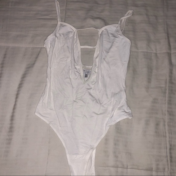 NWOT Tobi Cut Out Bodysuit - Picture 4 of 8